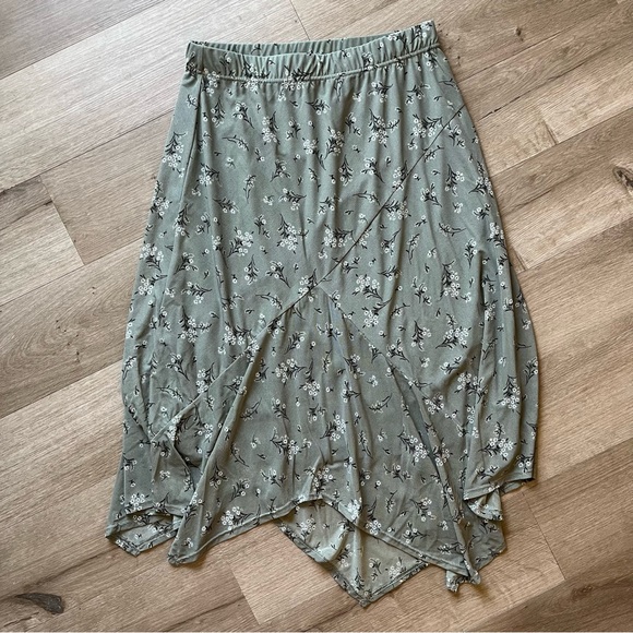 Skirt - Picture 2 of 5